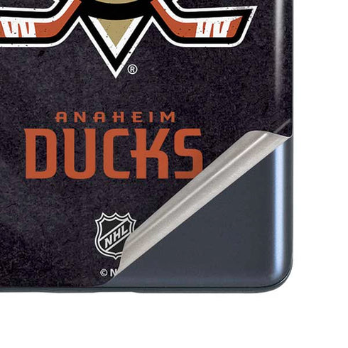 NHL Anaheim Ducks Distressed Galaxy S20 Fan Edition Skin